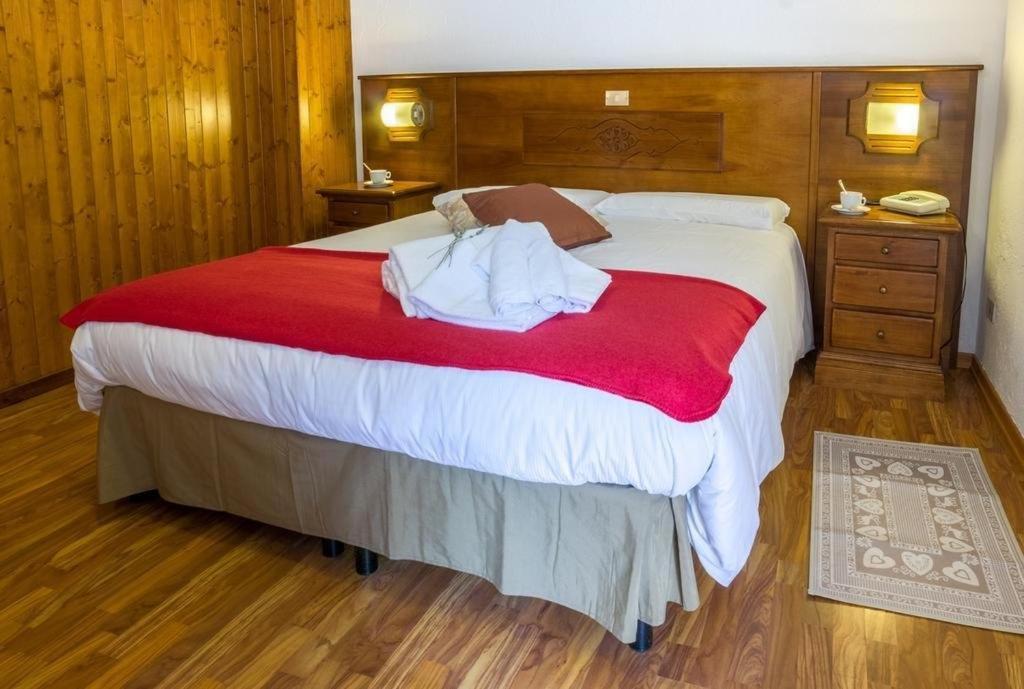 Hotel Coeur Du Village Ла Туил Екстериор снимка